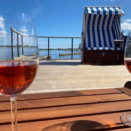 Hausboot Bali Ботель