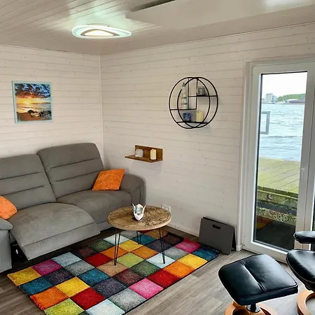 Hausboot Bali Ботель Фемарн